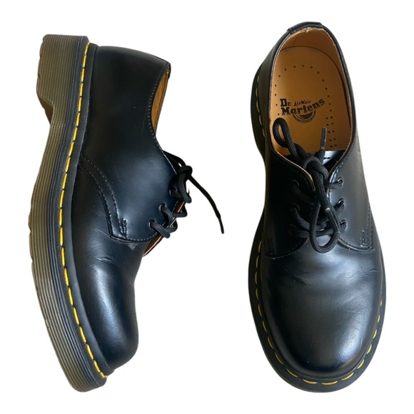 Dr Martens 11837 Black Oxford Shoes Women's Size US 6 L Lace Up Smooth Leather - Picture 1 of 7